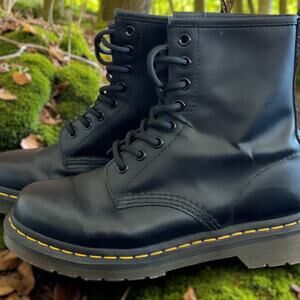 NWOT Women's Size 6 DR. MARTENS 1460W Smooth Black Leather Boots